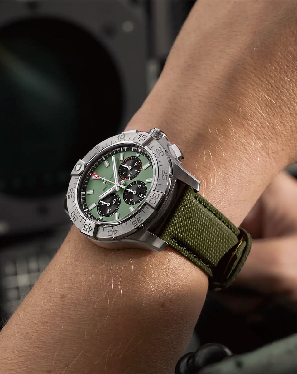 BREITLING AVENGER Watch - Image 5